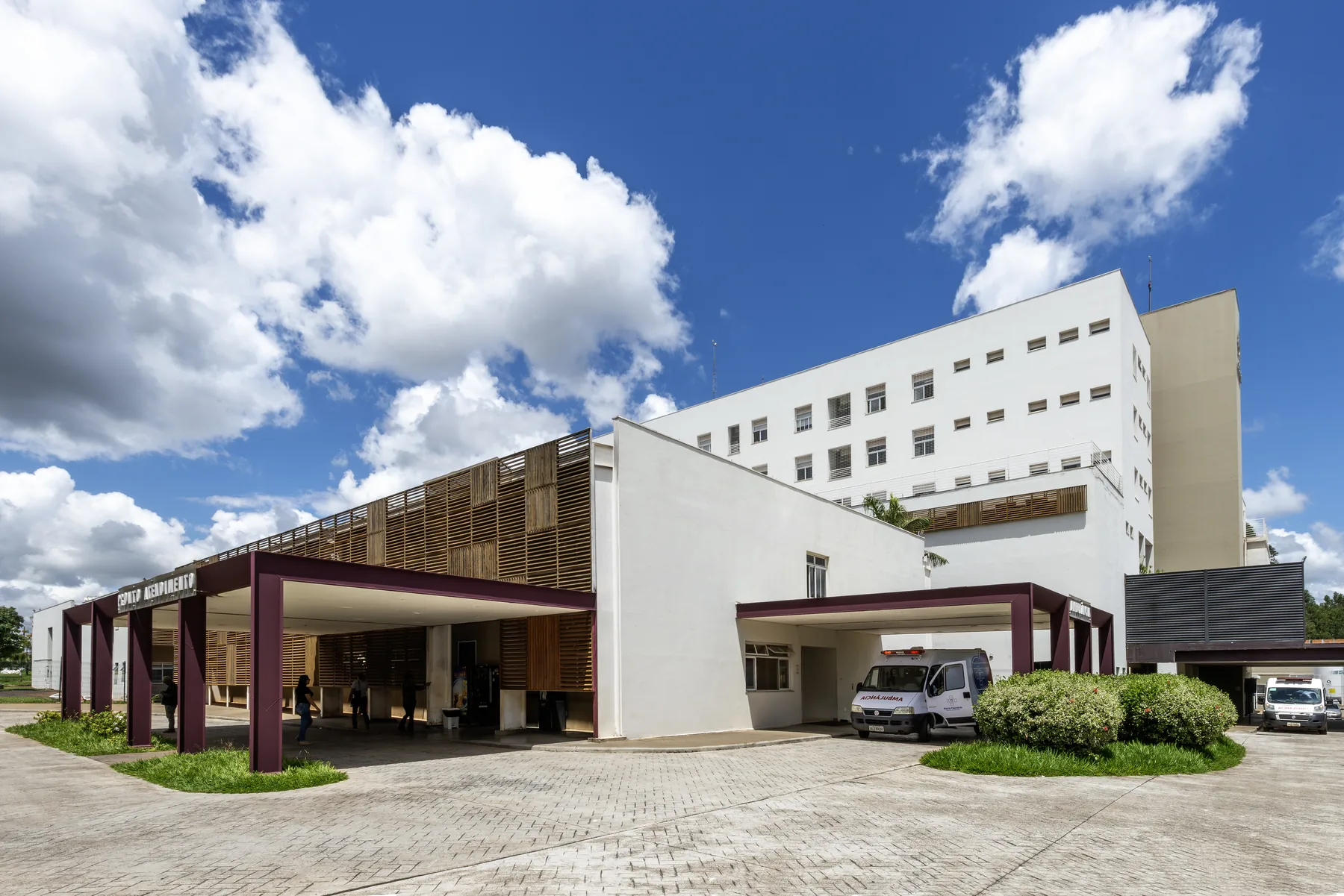 Fachada do Mário Palmério Hospital Universitário